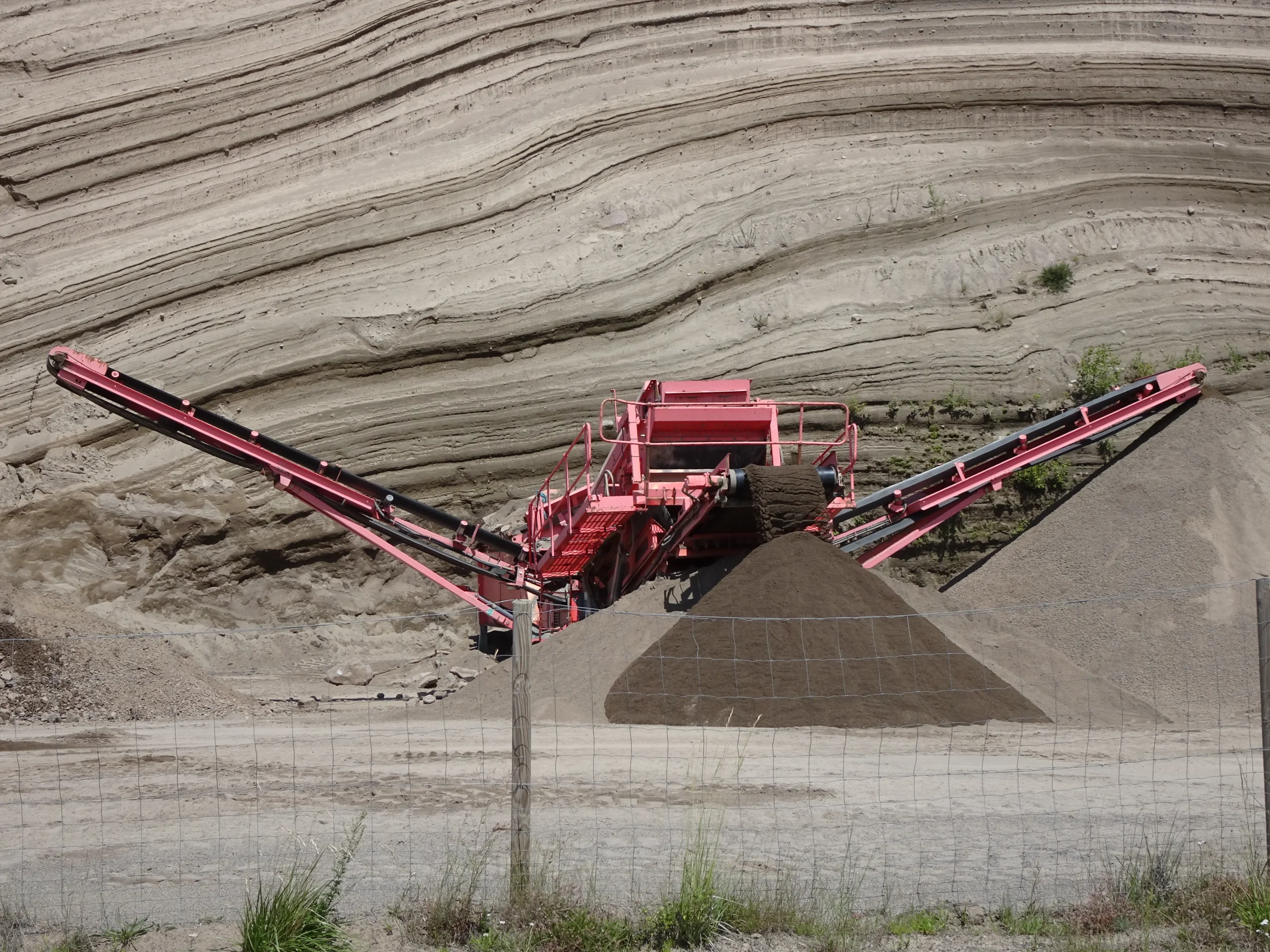 Operasi Penambangan Batuan & Sistem Agregat Quarry PT AJP